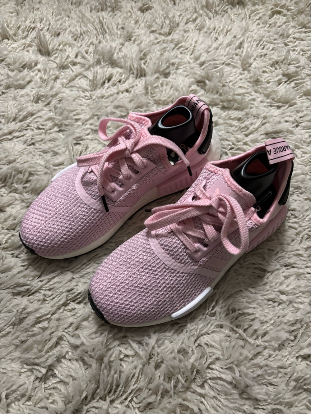 Adidas NMD_R1 Women’s Size 6 Clear Pink Knit Lace-Up Women's Sneakers